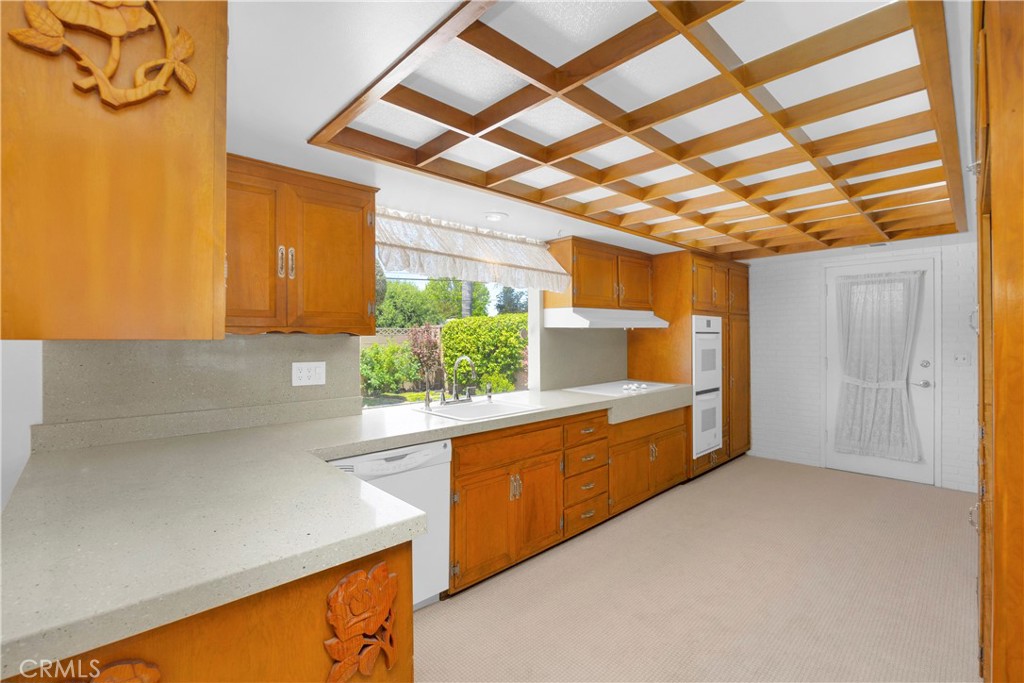 3321 Orangewood Avenue