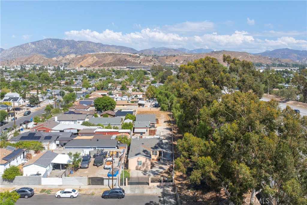 11602 Fellows Avenue