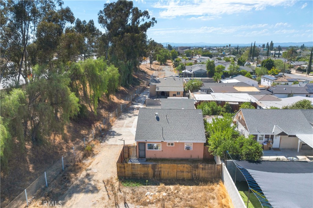 11602 Fellows Avenue