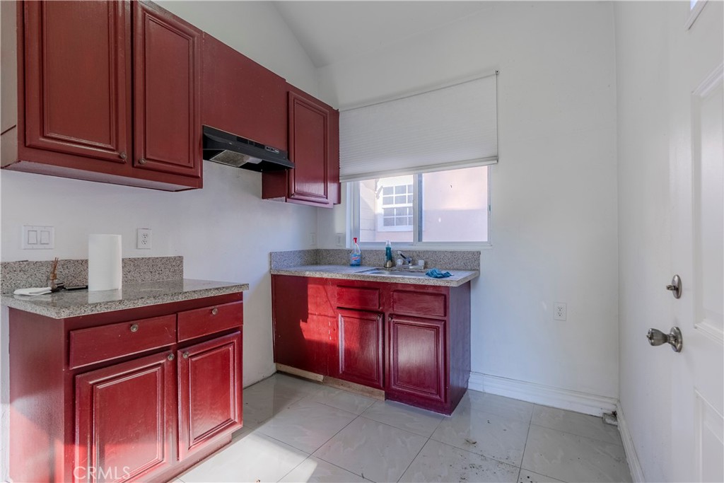 11602 Fellows Avenue