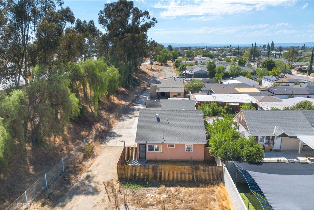 11602 Fellows Avenue