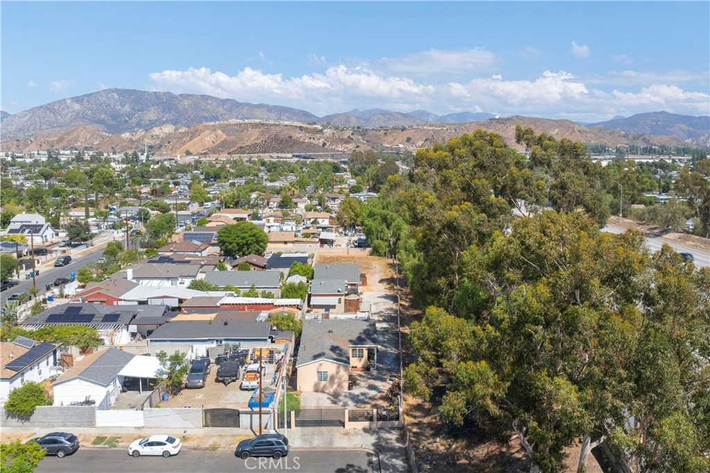 11602 Fellows Avenue