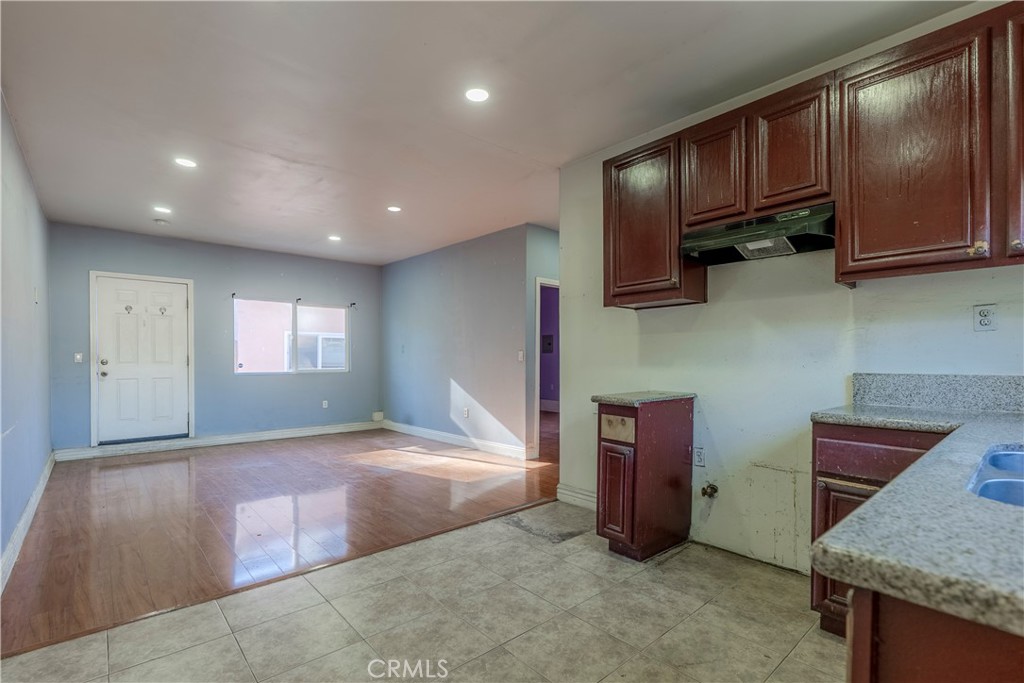 11602 Fellows Avenue