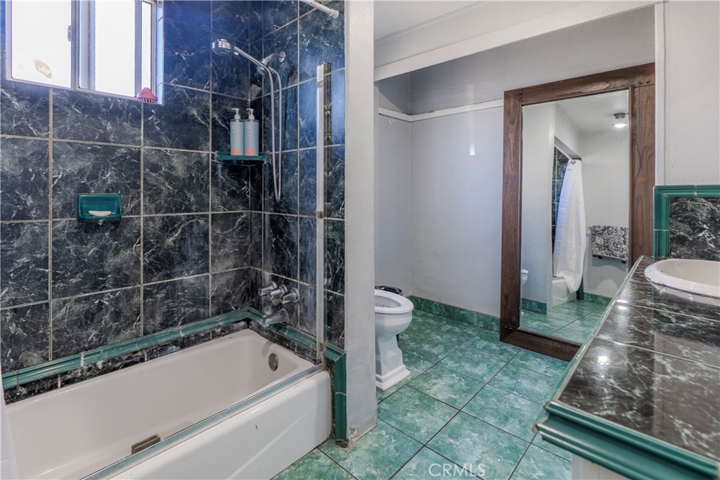 11602 Fellows Avenue