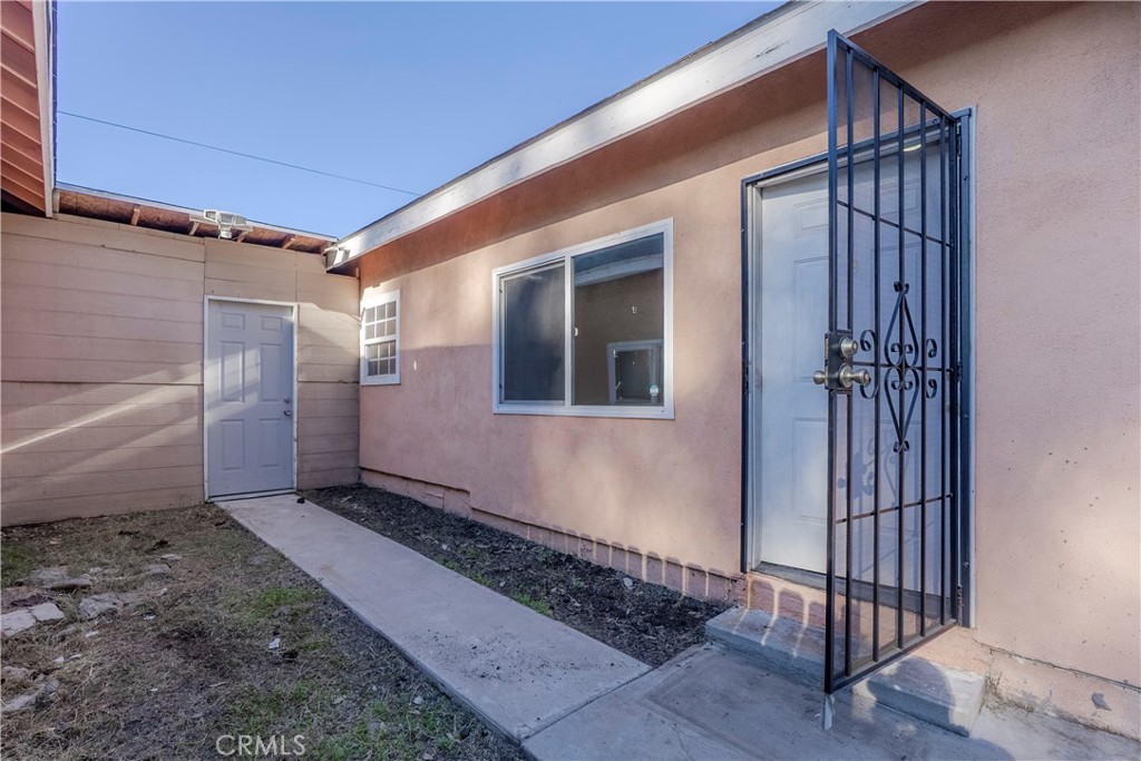 11602 Fellows Avenue