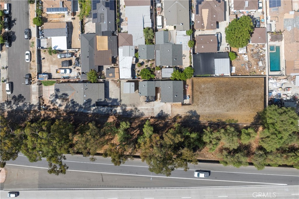 11602 Fellows Avenue