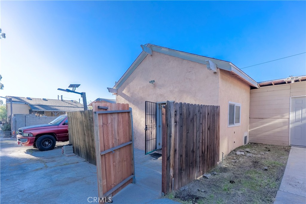 11602 Fellows Avenue