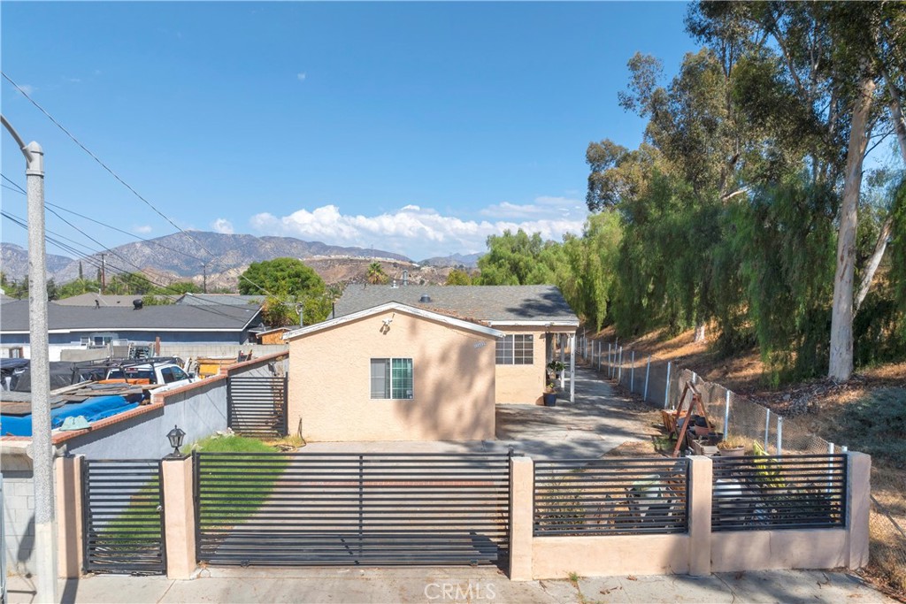 11602 Fellows Avenue