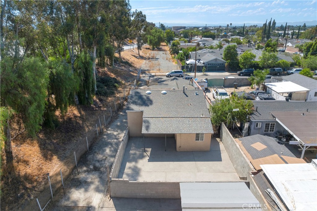 11602 Fellows Avenue