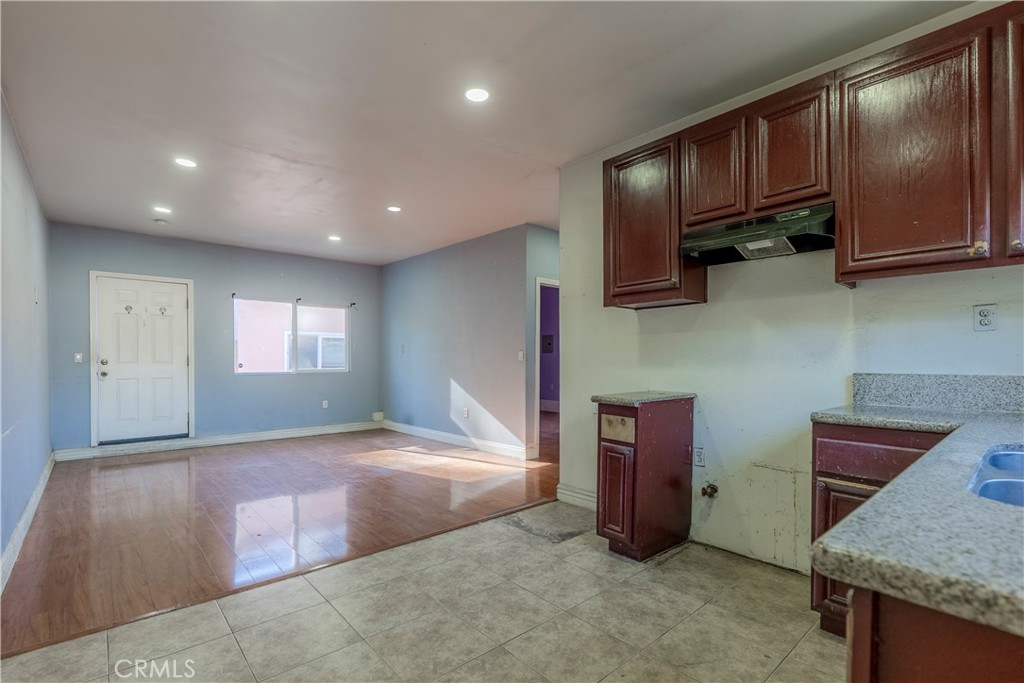 11602 Fellows Avenue