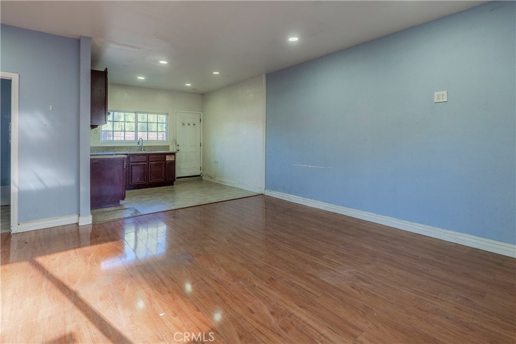 11602 Fellows Avenue