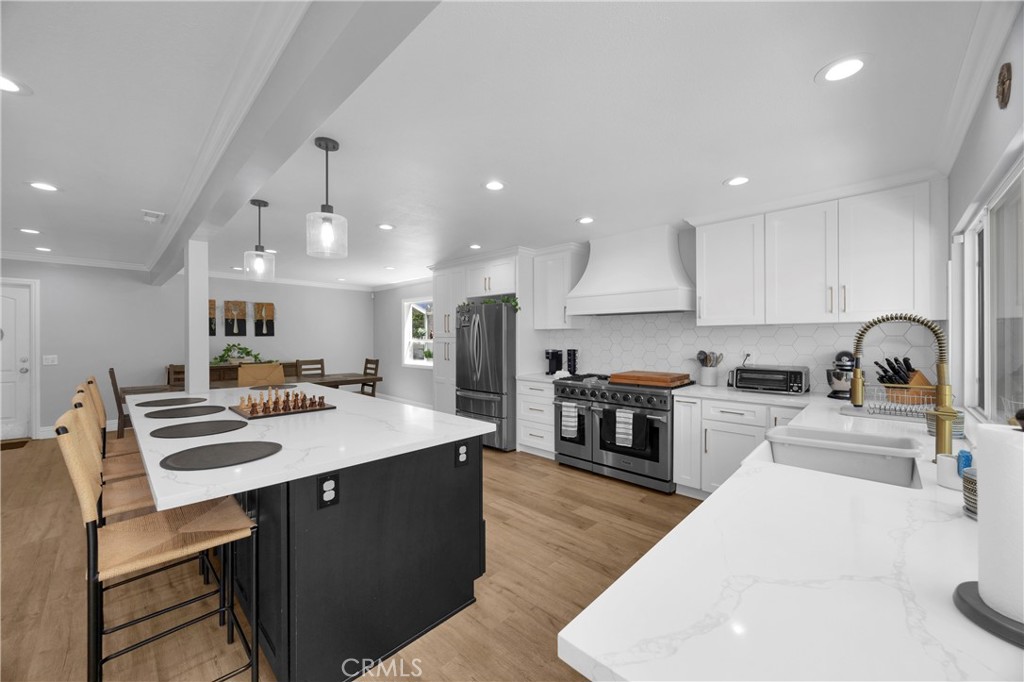 10301 Humbolt Street