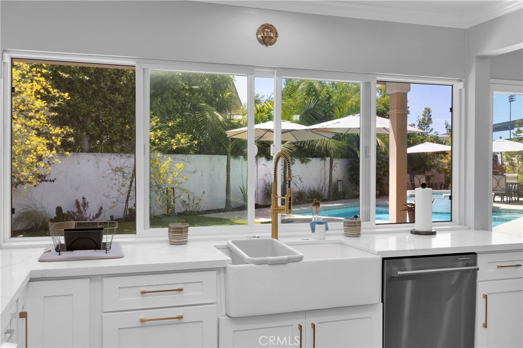 10301 Humbolt Street