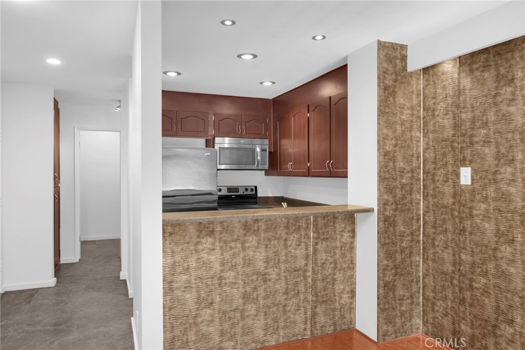 7890 4A E Spring Street 4A