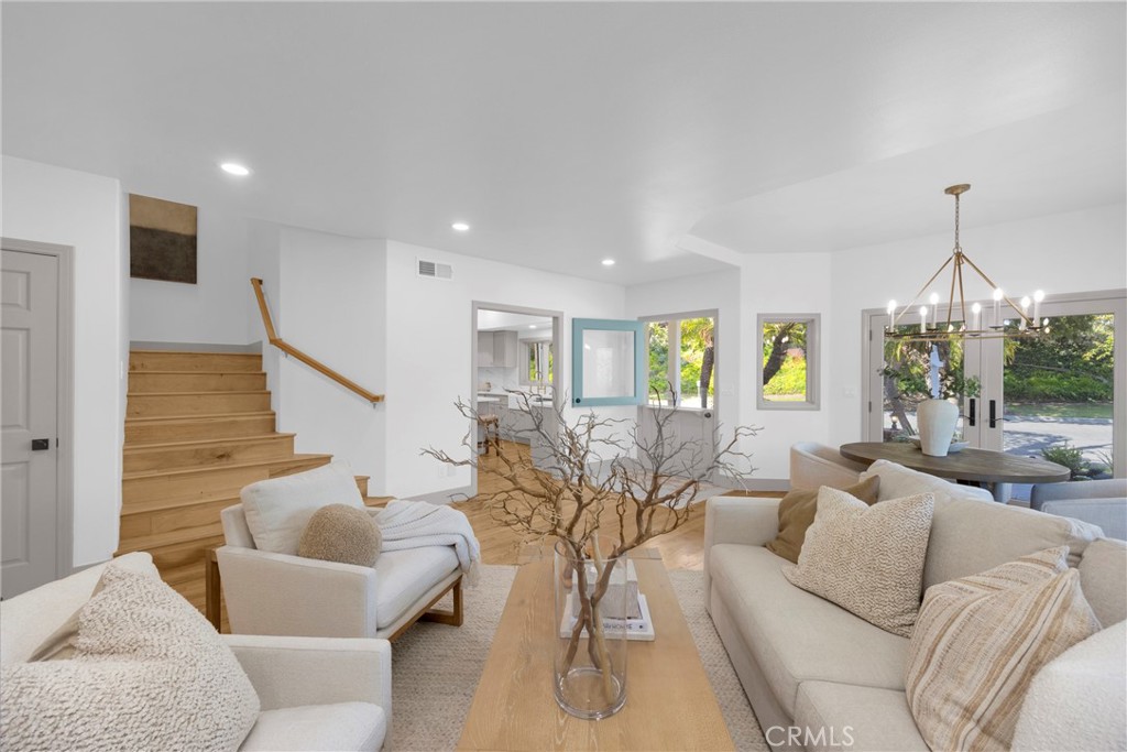 5894 E Appian