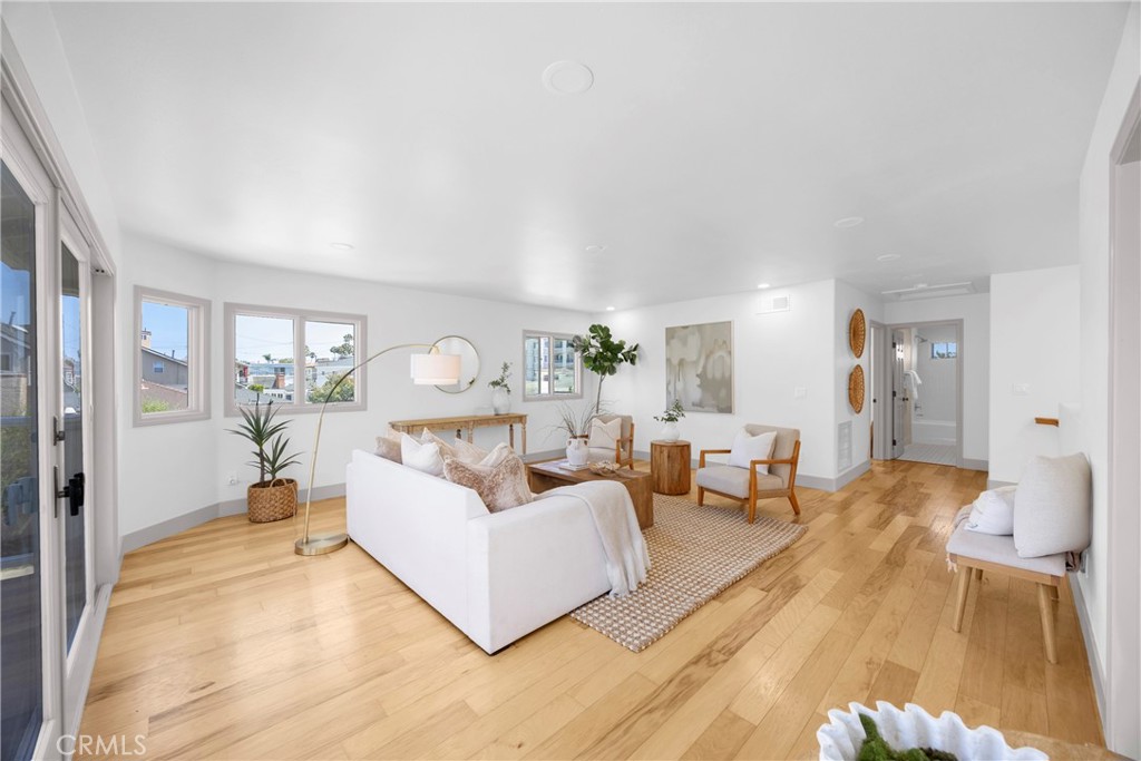 5894 E Appian