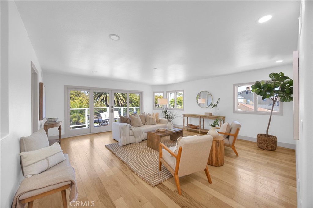 5894 E Appian