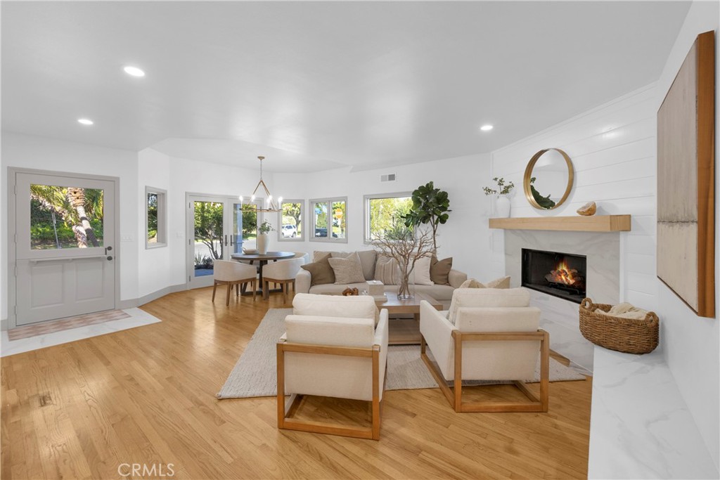 5894 E Appian