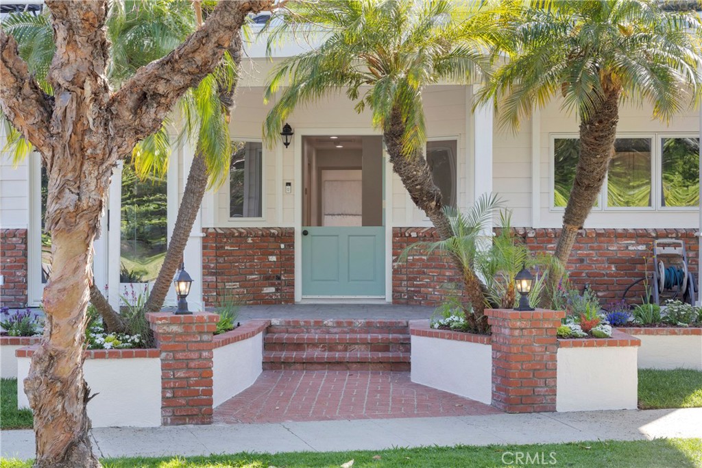 5894 E Appian