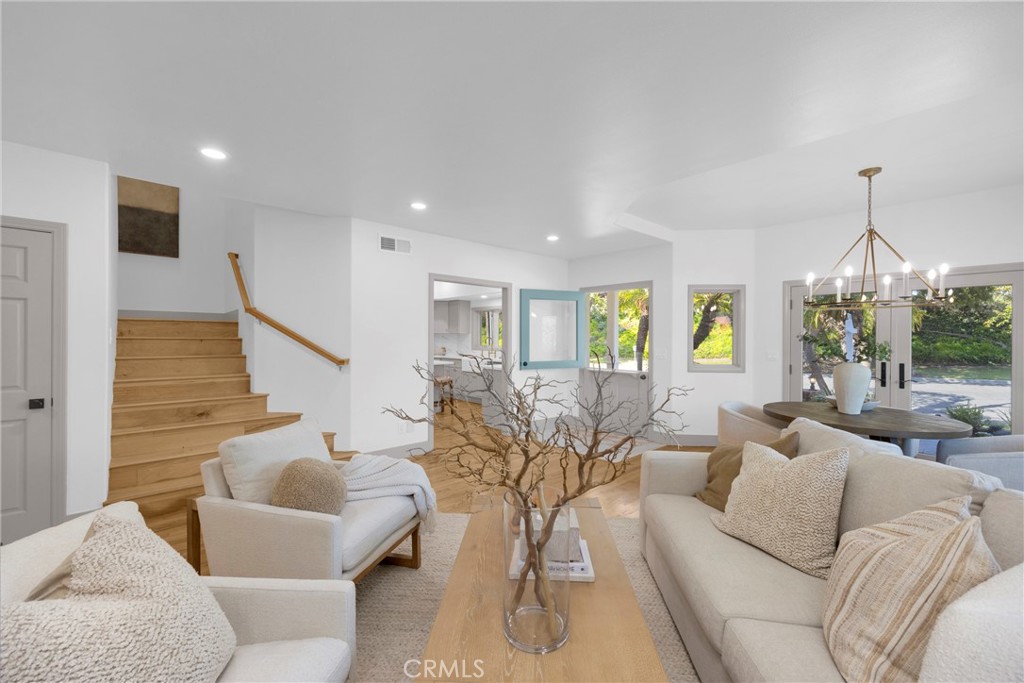 5894 E Appian