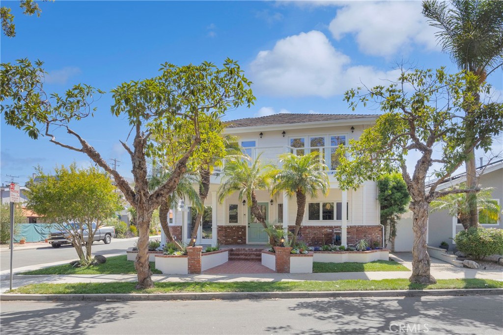 5894 E Appian