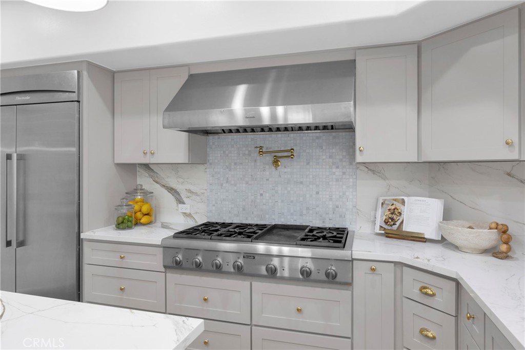 5894 E Appian