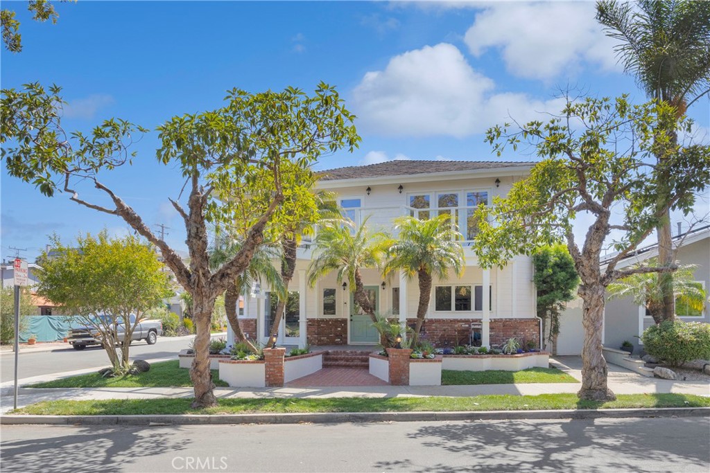 5894 E Appian