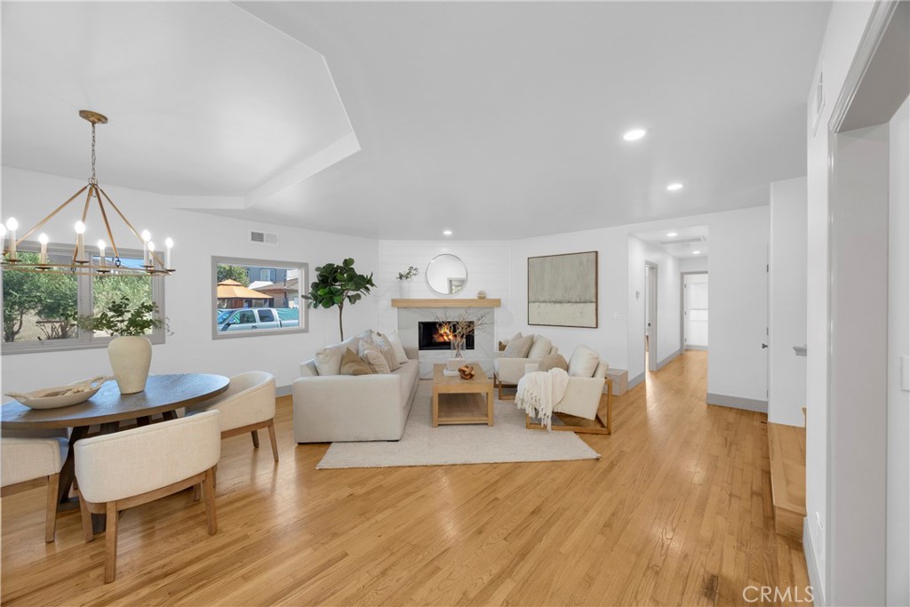 5894 E Appian