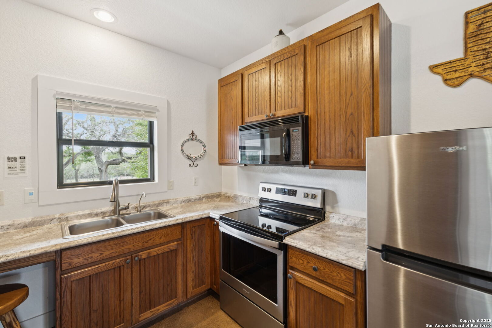 452 Stoneleigh Rd