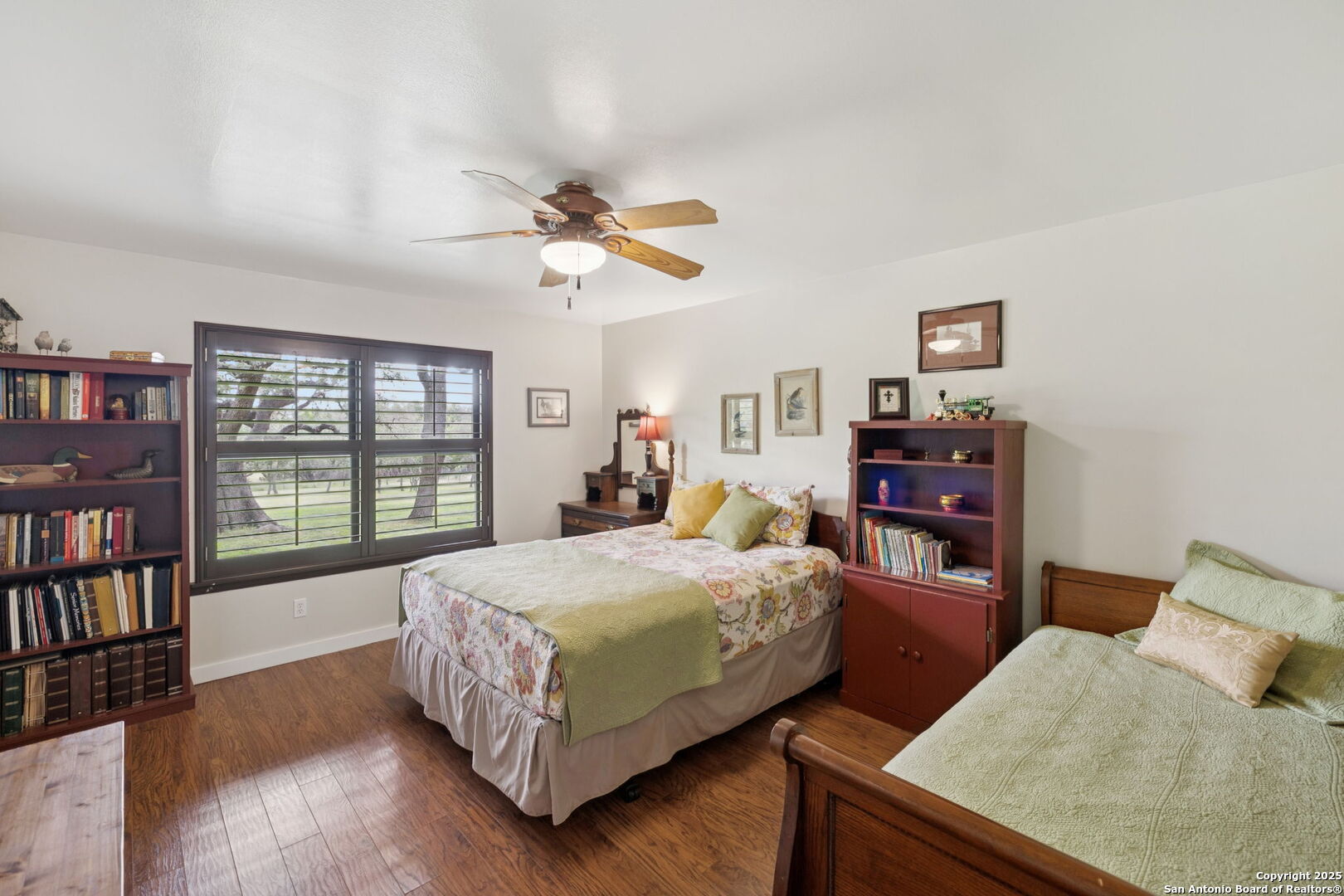 452 Stoneleigh Rd