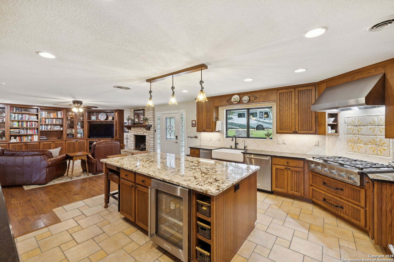 452 Stoneleigh Rd