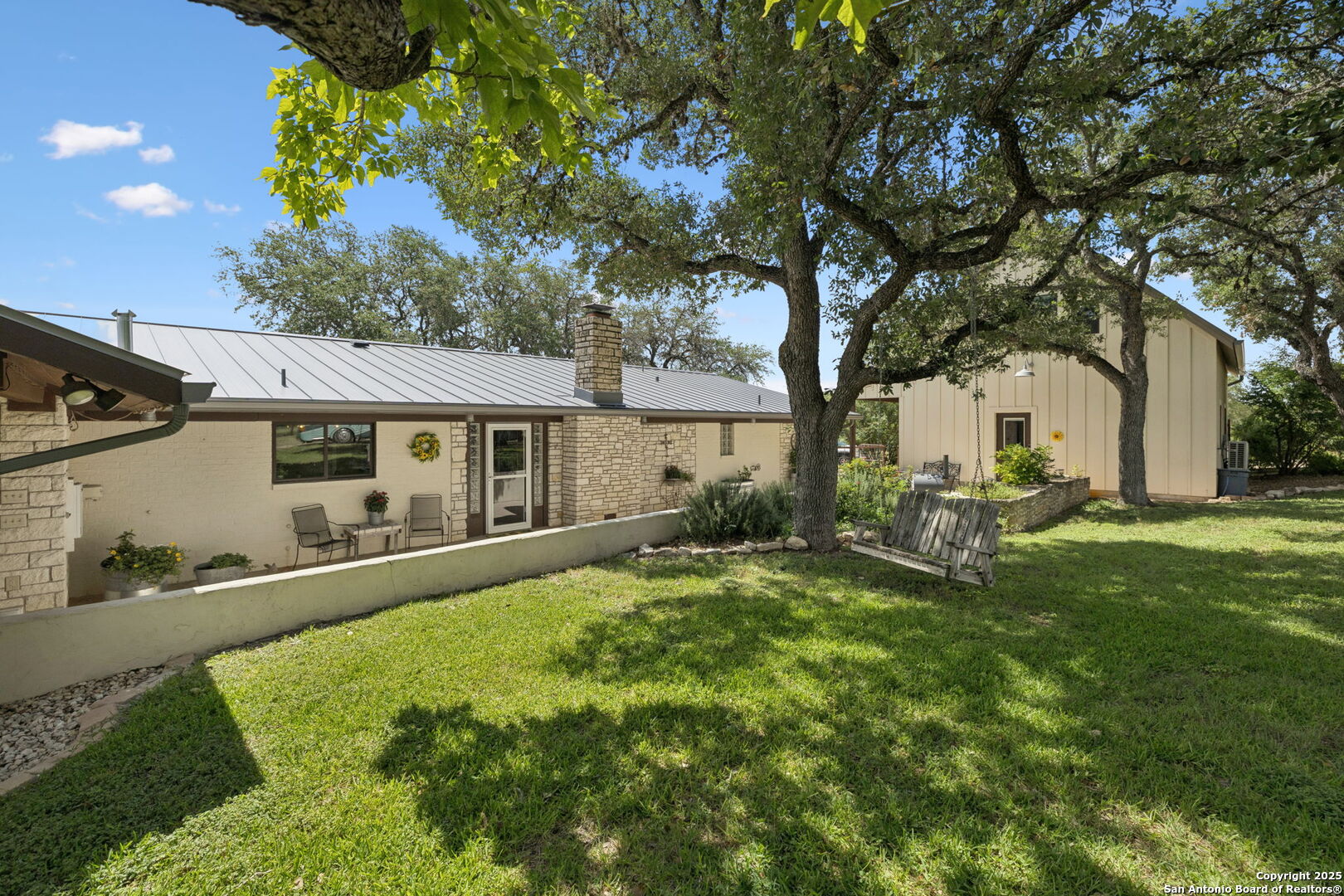 452 Stoneleigh Rd