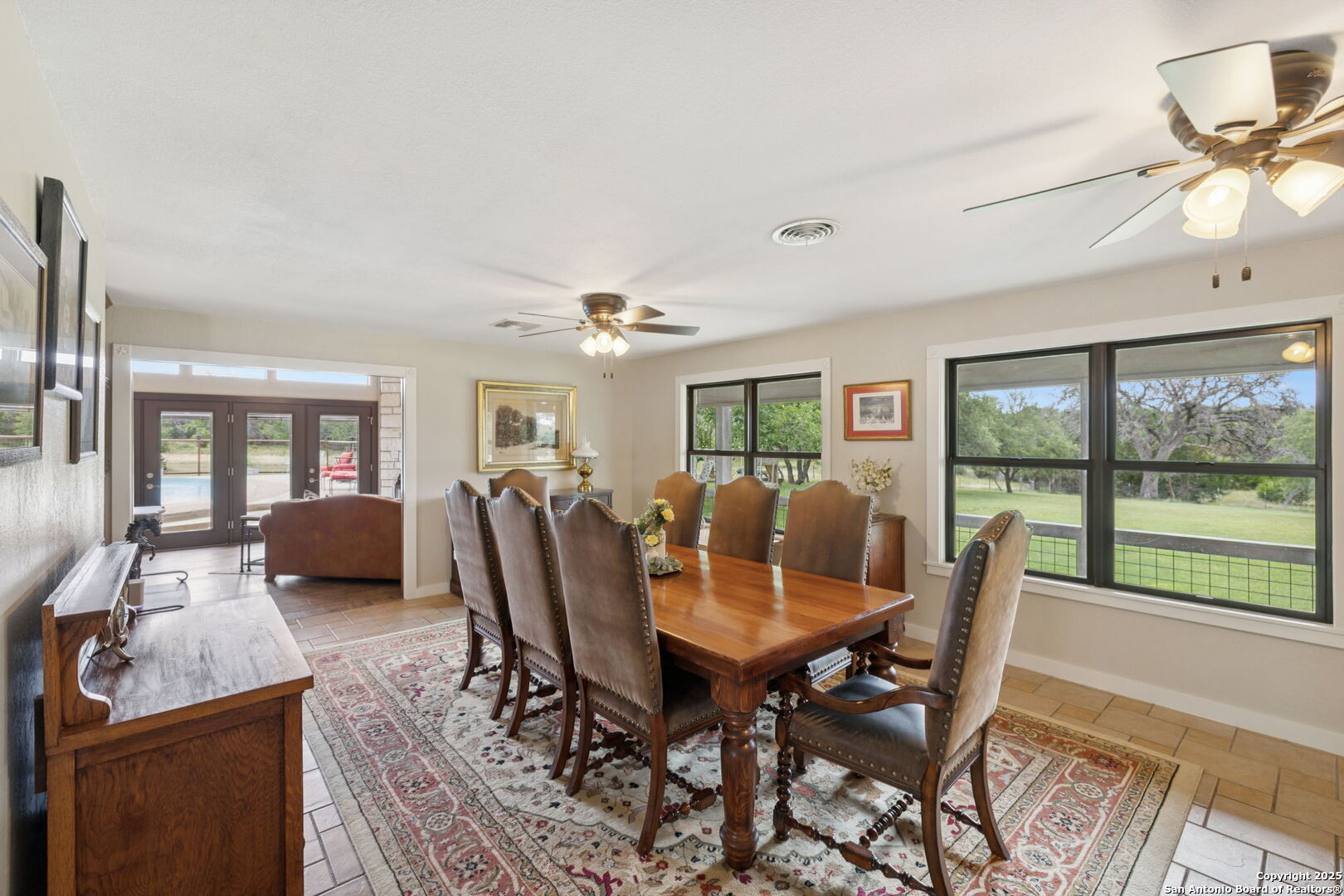 452 Stoneleigh Rd