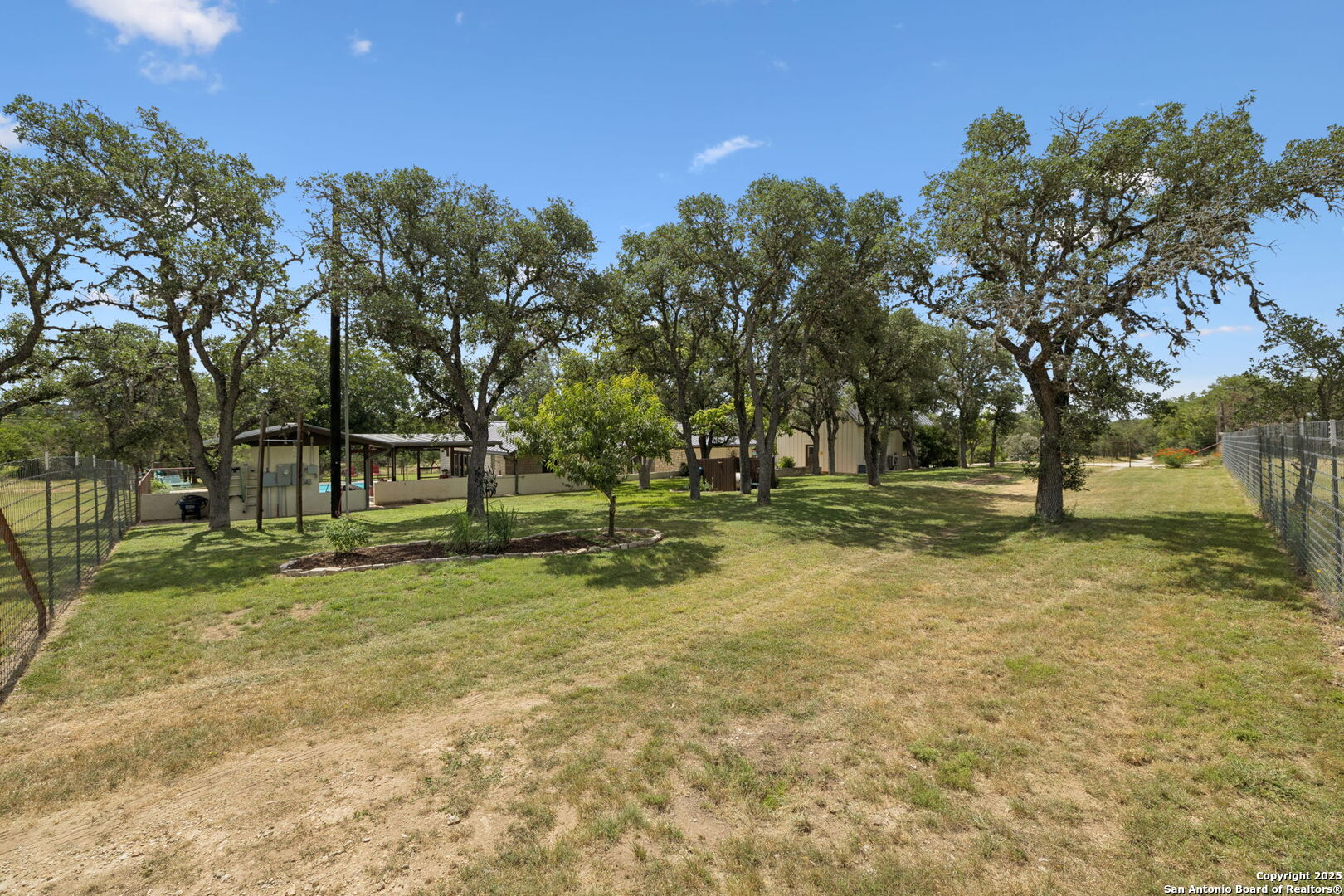 452 Stoneleigh Rd