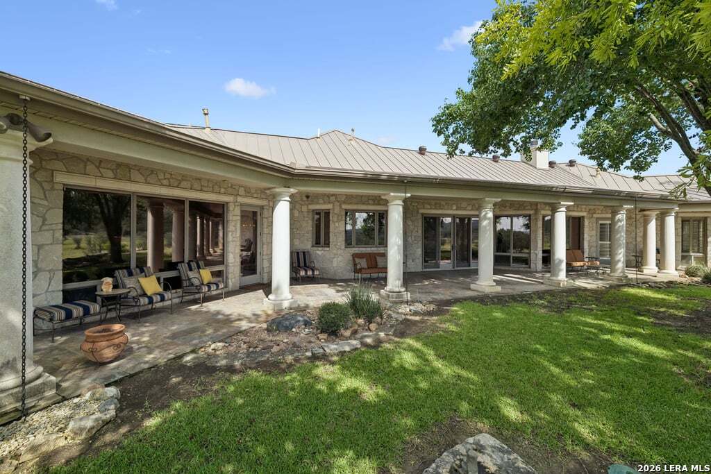 415 HIDDEN HILLS RANCH RD