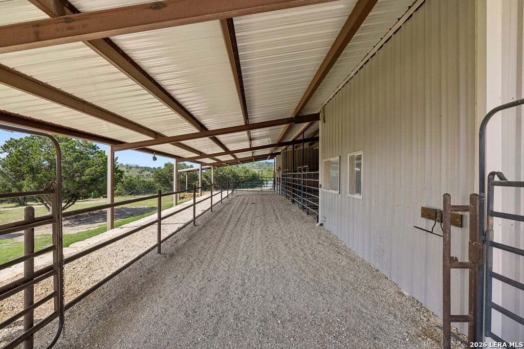 415 HIDDEN HILLS RANCH RD