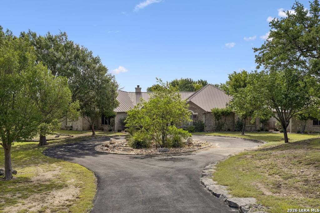 415 HIDDEN HILLS RANCH RD
