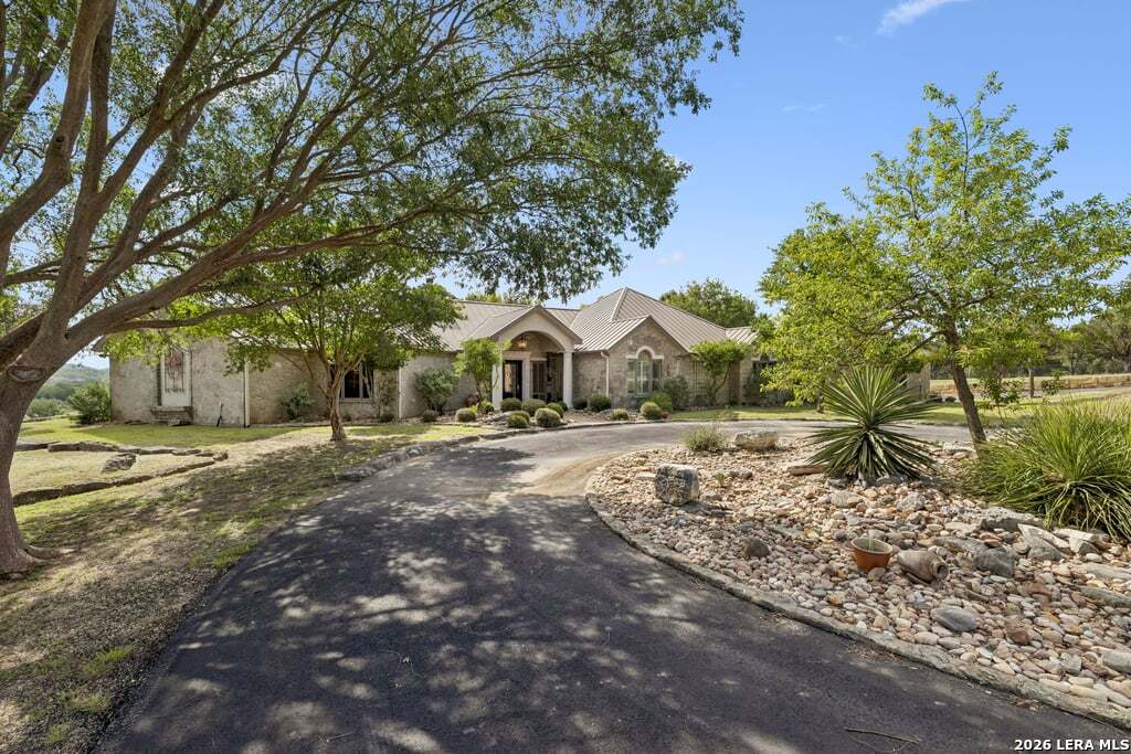 415 HIDDEN HILLS RANCH RD