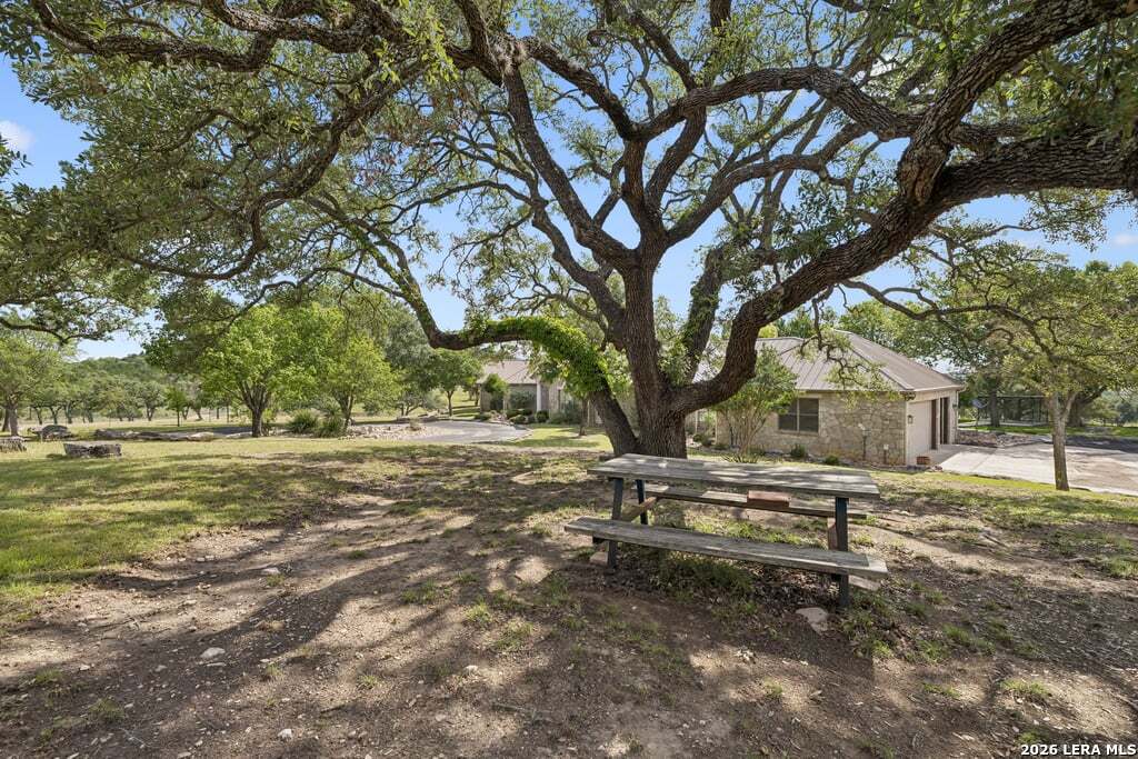 415 HIDDEN HILLS RANCH RD