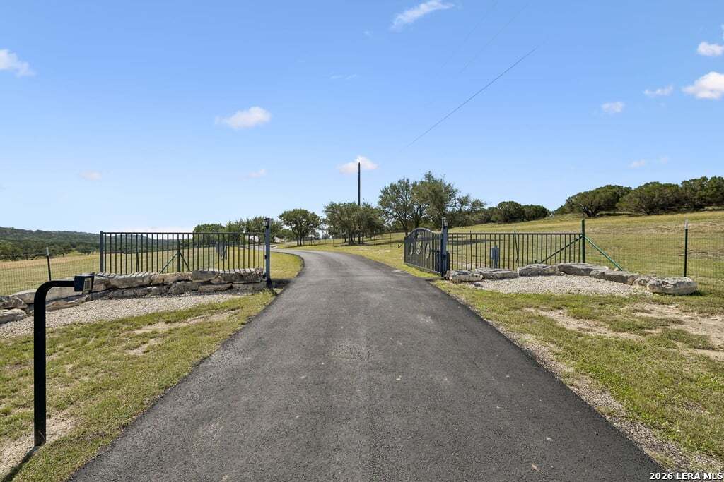 415 HIDDEN HILLS RANCH RD