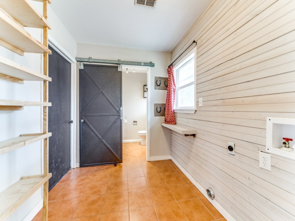 314 W Nimitz St