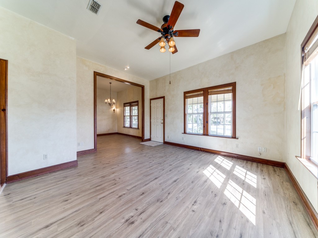 805 Franklin