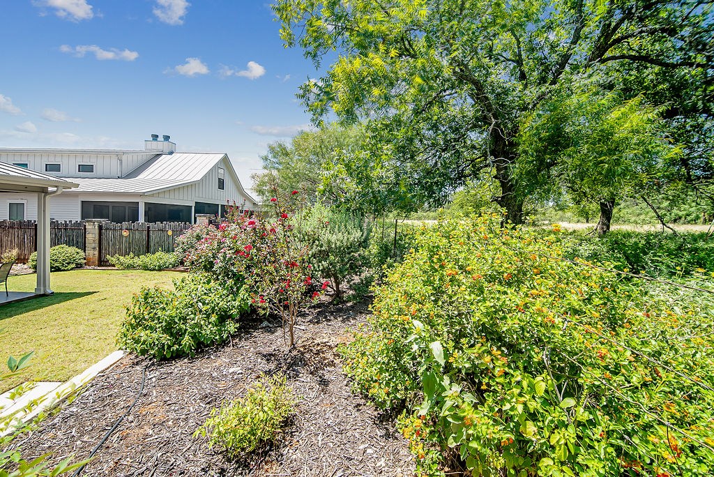904 Laurel Ln