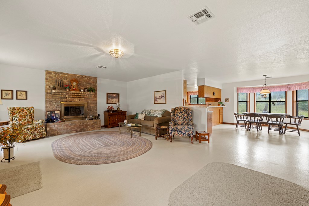 382 Country Creek Lane