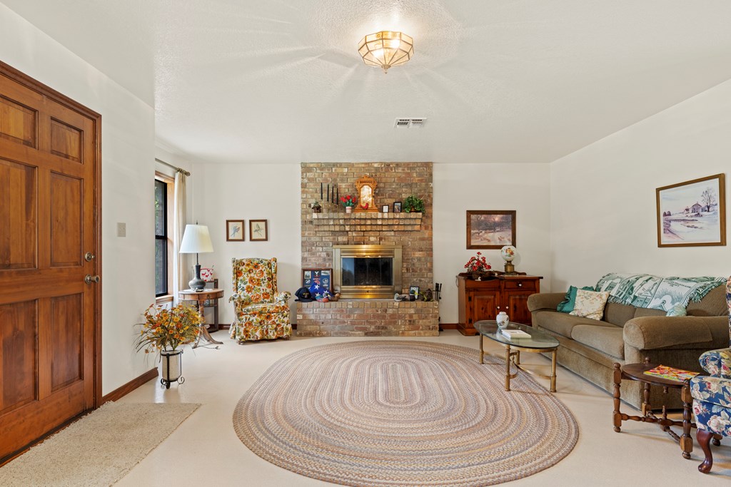 382 Country Creek Lane