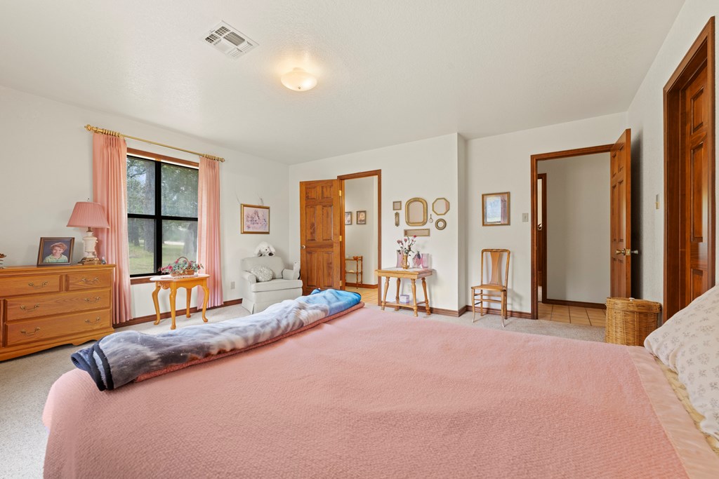 382 Country Creek Lane
