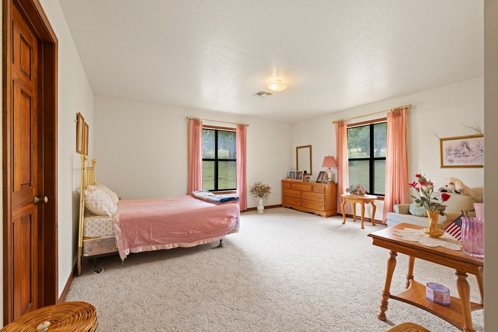 382 Country Creek Lane