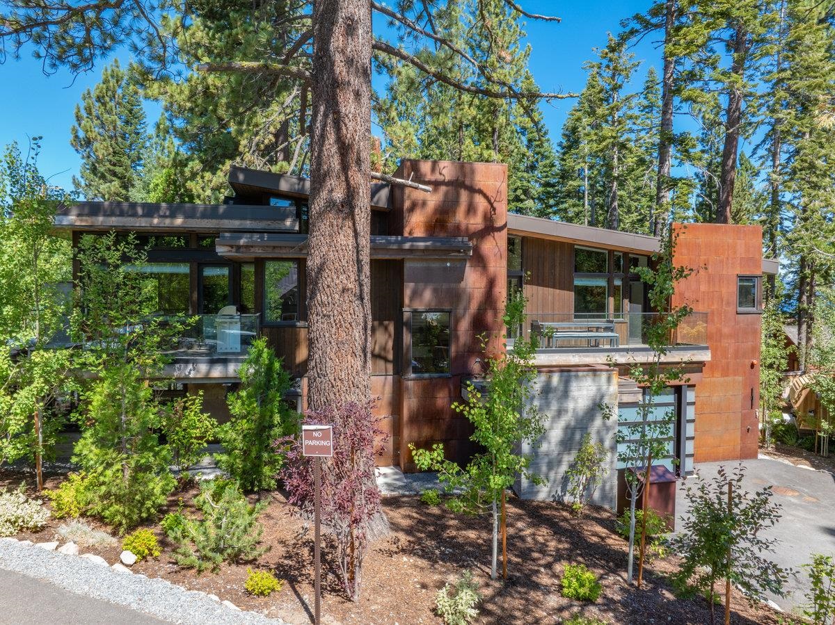120 Old Cedars Place