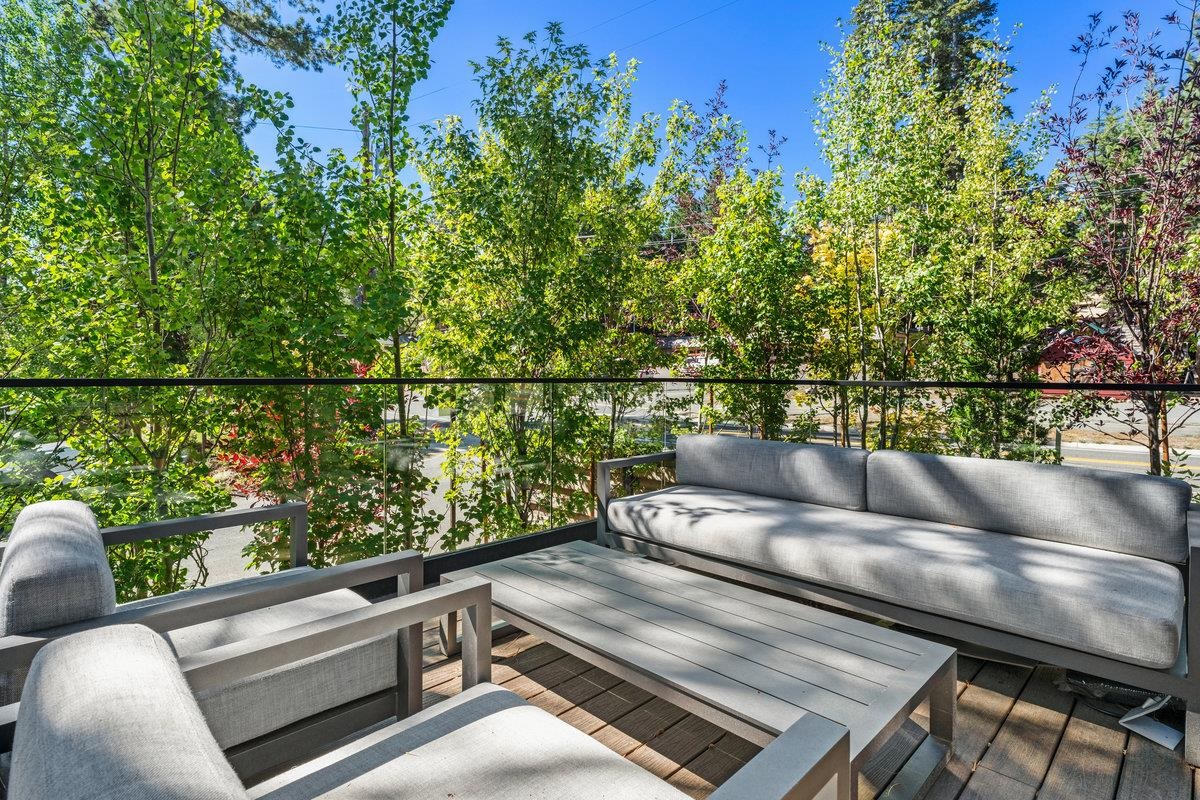 120 Old Cedars Place