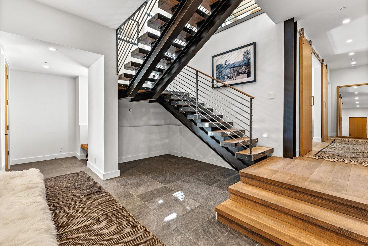120 Old Cedars Place